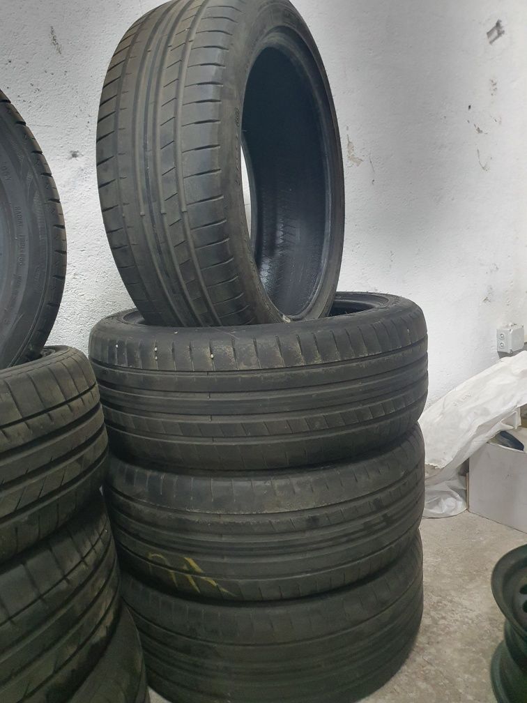 225/45 R19 Run Flat летни гуми DUNLOP BMW X1 2018