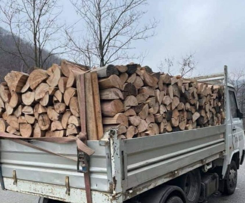 Lemne lemn de foc cu transport inclus la domiciliu
