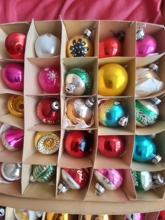 Продаю ёлочные стеклянные игрушки ГДР.