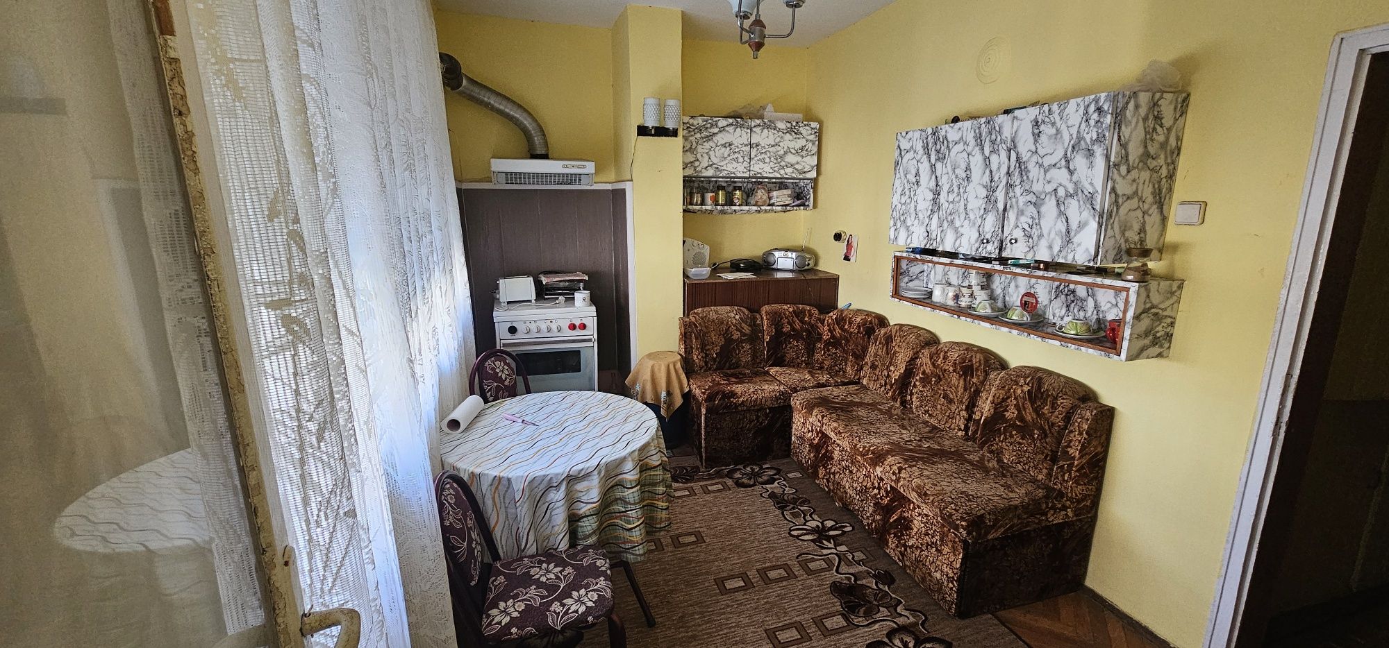 Продавам апартамент до пазара на ДАП