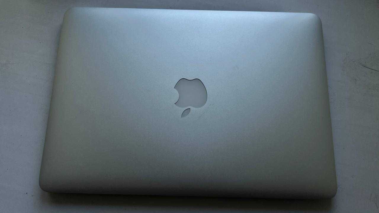 MacBook Pro 13” Retina (2015) в идеальном состоянии