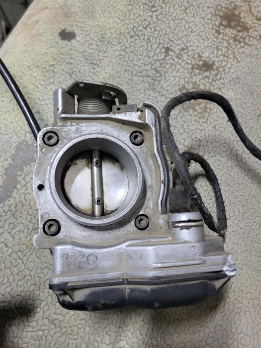 Дроссель мерс 124 2.2л