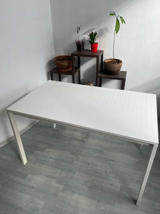 Трапезна маса от Ikea бяла 75/125 см