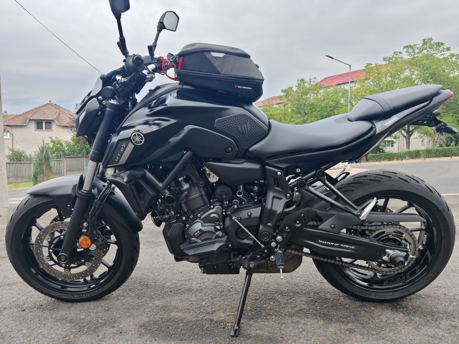 Yamaha MT-07 Matte Black 2022 - 8000 km - Limitat A2