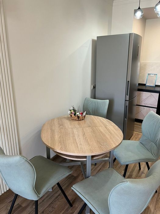 Продам комплект стол +4 стула