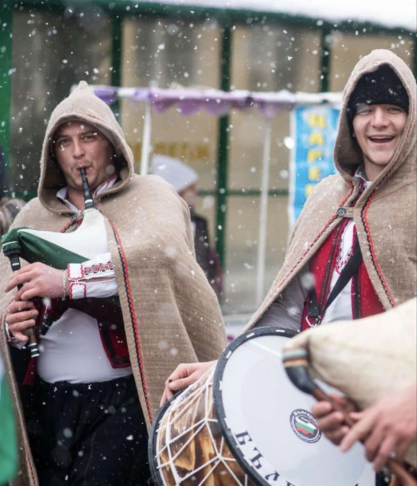 Оркестър за извеждане на Булка ,кум,младоженец ,частни партита