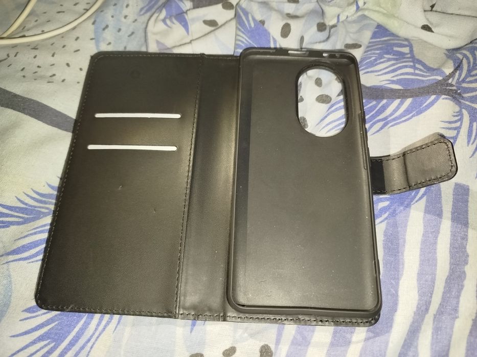 Vând husa flip cover pentru honor și pe iphone