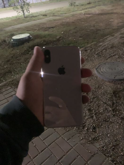 Продаю Iphone Xs