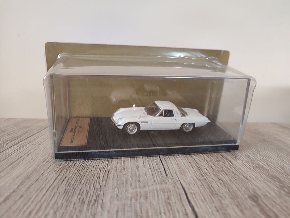 Mazda Cosmo Sport L108 1968 Model Macheta Auto 1/43