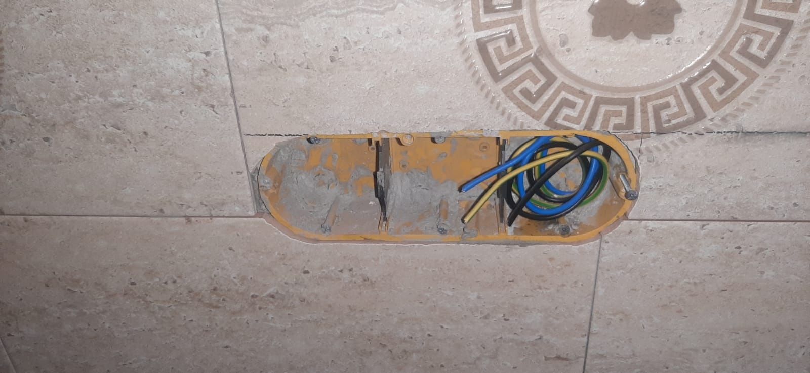 Electrician autorizat  ANRE  grupa 2B. București și Ilfov