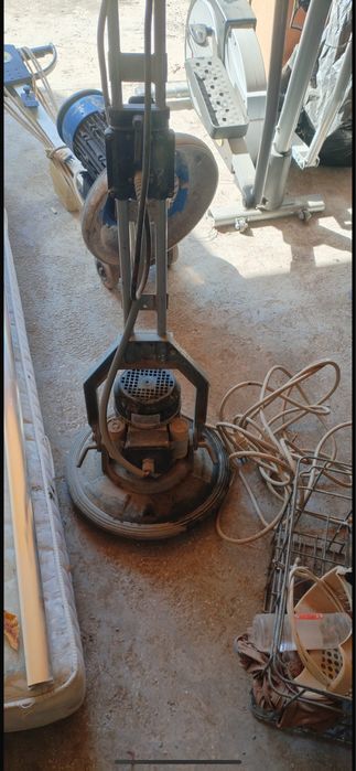 Vind monodisc slefuit pardoseli