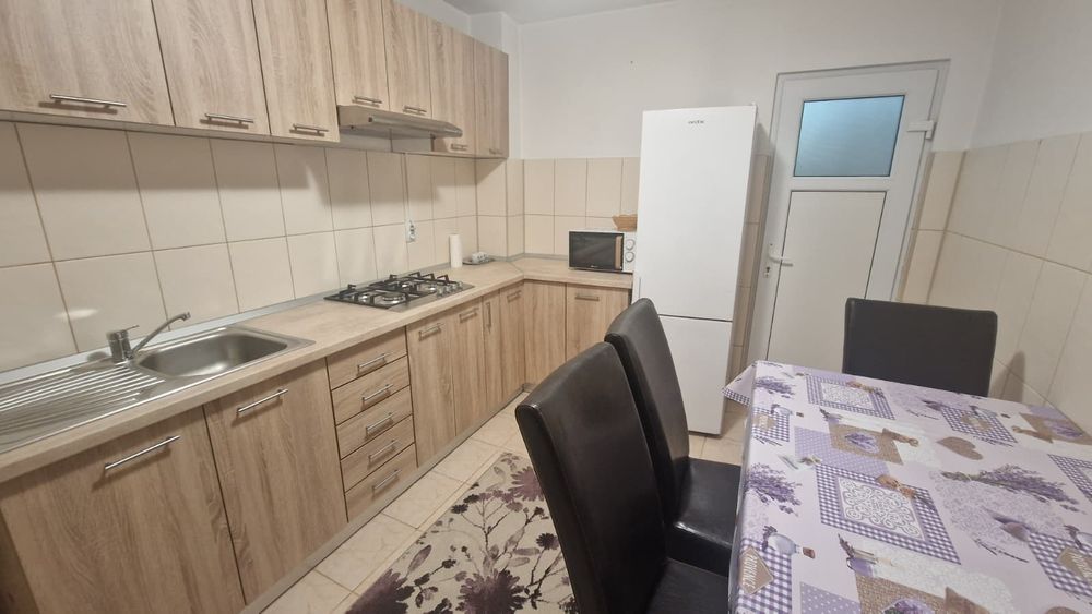 Inchiriez apartament 2 camere
