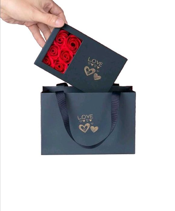 Луксозен подарък колие с рози