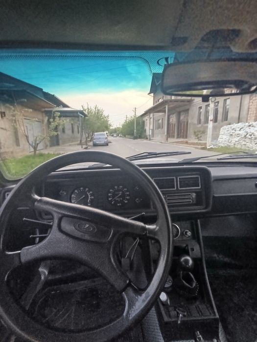 Vaz 2104 sotiladi
