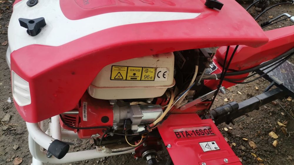 Motocultor cu remorca cu capacitate de 500kg, 16 HP