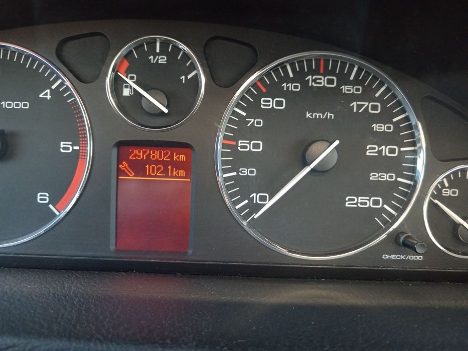 Vând pejou 407   an 2004