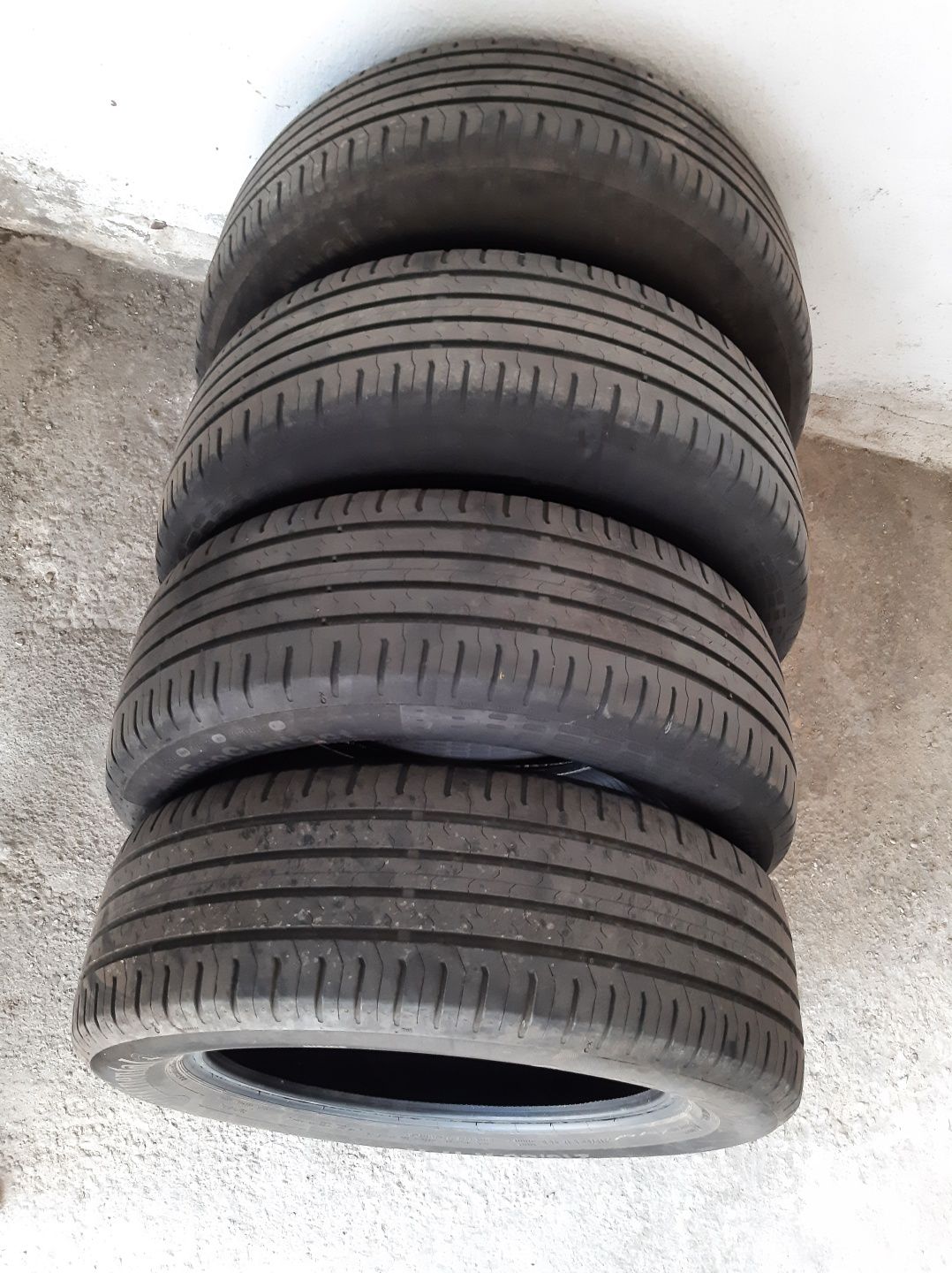 Set 4 anvelope vară Continental 215/60/17