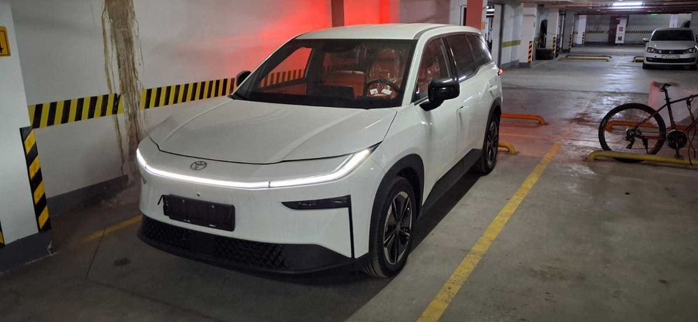 Продам новый авто Toyota BZ3X 2025 года