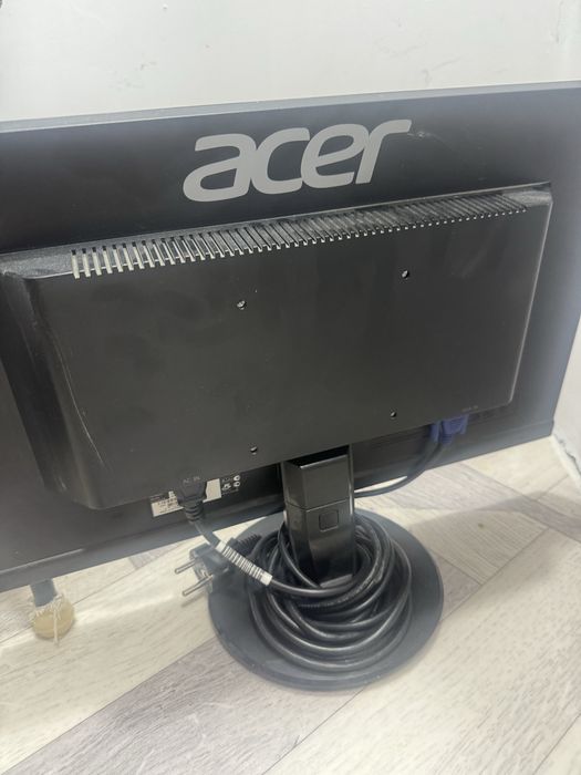 Продам монитор Acer.