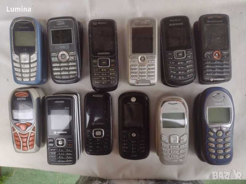 Телефони, много от тях работещи