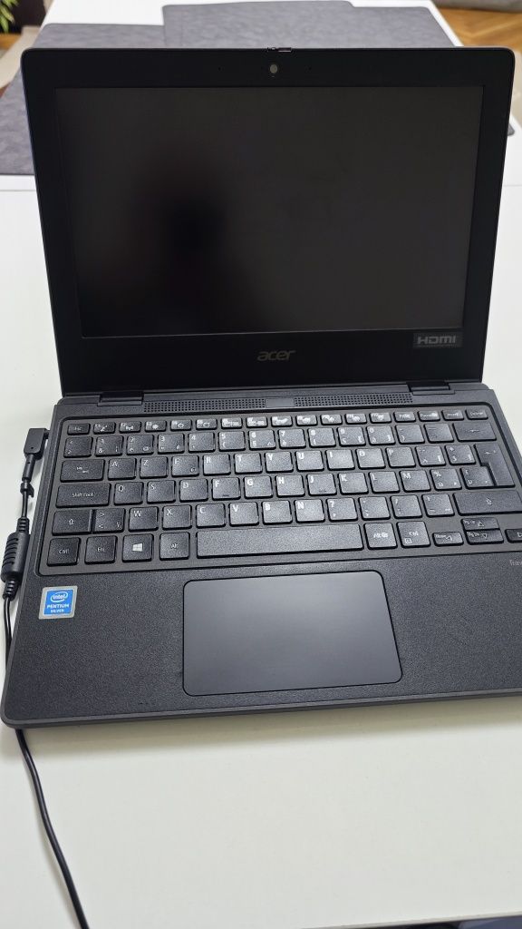Acer TravelMate B ssd 256GB / 8GB Ram