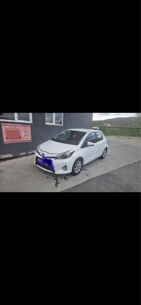 Toyota Yaris  AUTOMATA hibrid/ 2014