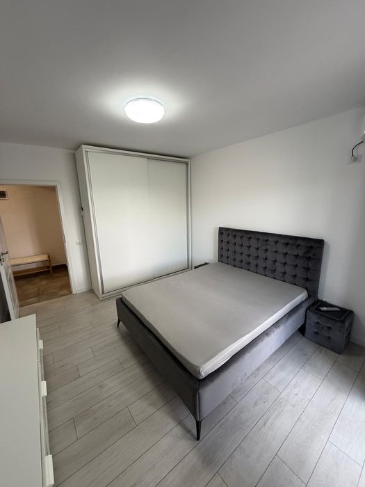 Inchiriez Garsoniera decomandata + loc de parcare. Ciresului 13A
