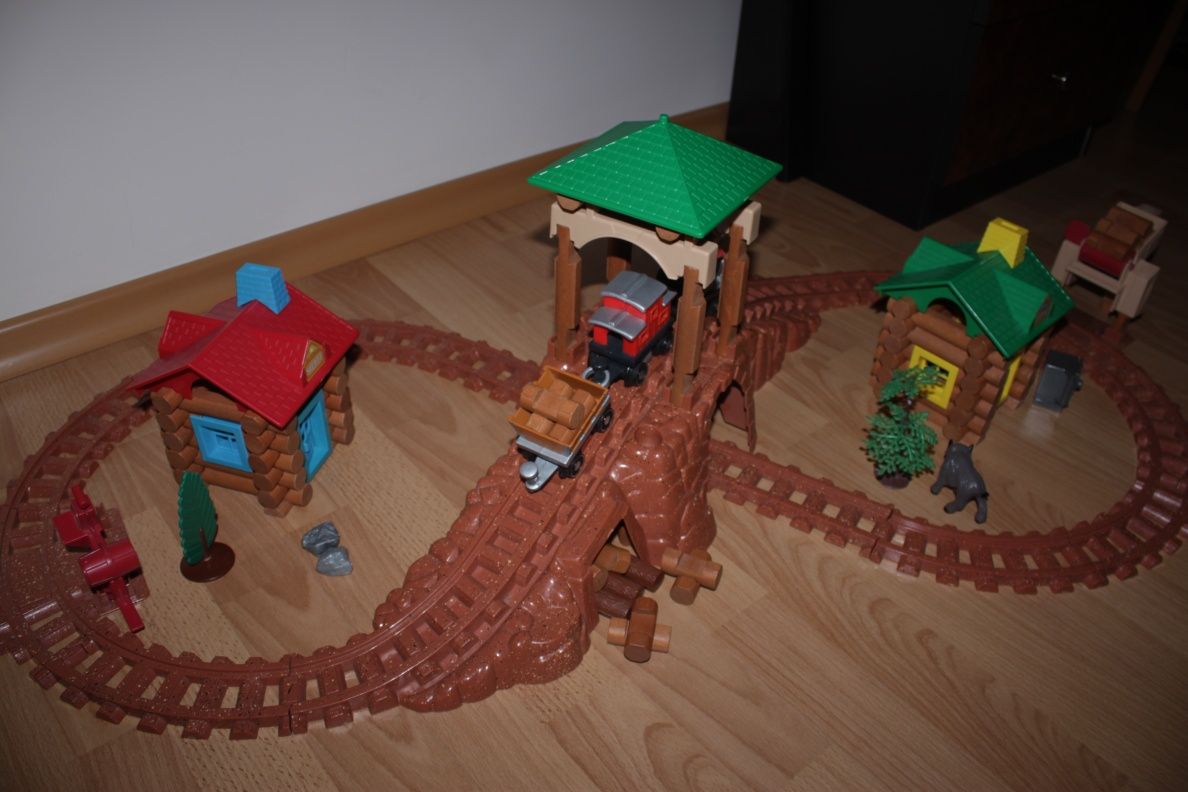 Игрушка Железная Дорога Lincoln Logs.