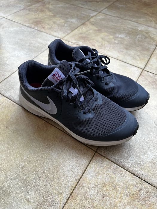 Маратонки   Nike