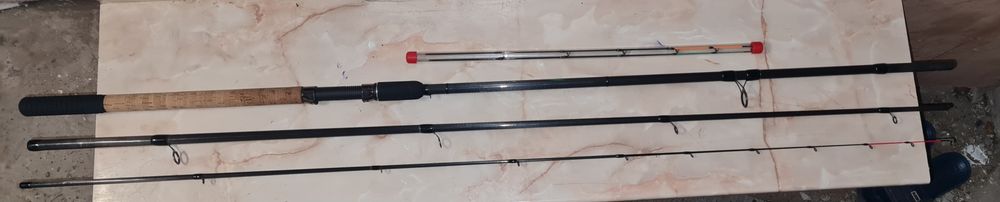 Lanseta 3 tronsoane feeder fibra de carbon Baracuda Dynasty Feeder Plu