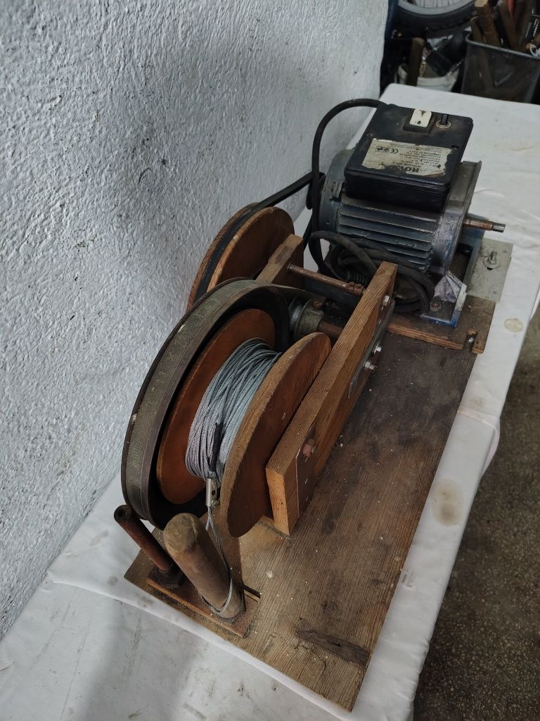 Scripete cu motor electric 1200 w și șufă metalica