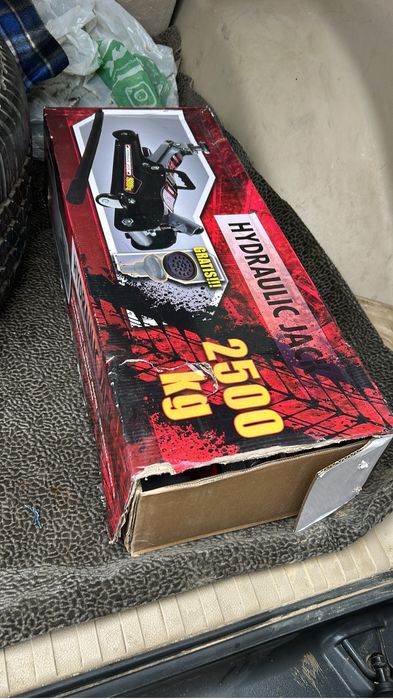 Домкрат подкатной 2,5 тонны