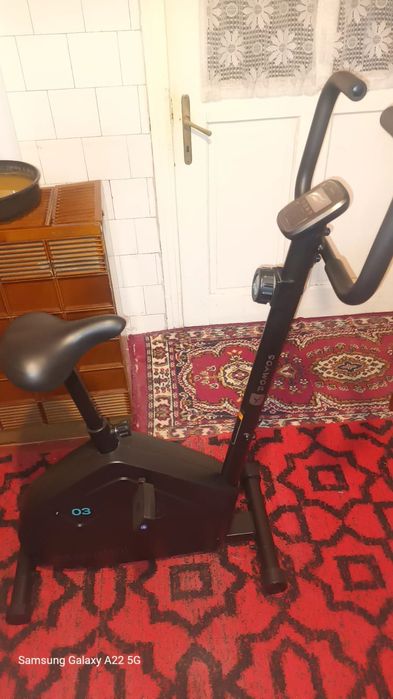 Vând bicicleta de sport indoor