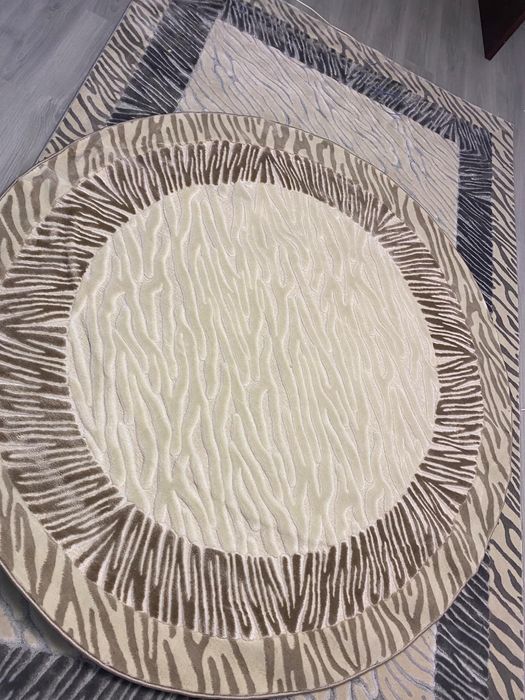 Vand covoare,calitate excelenta .