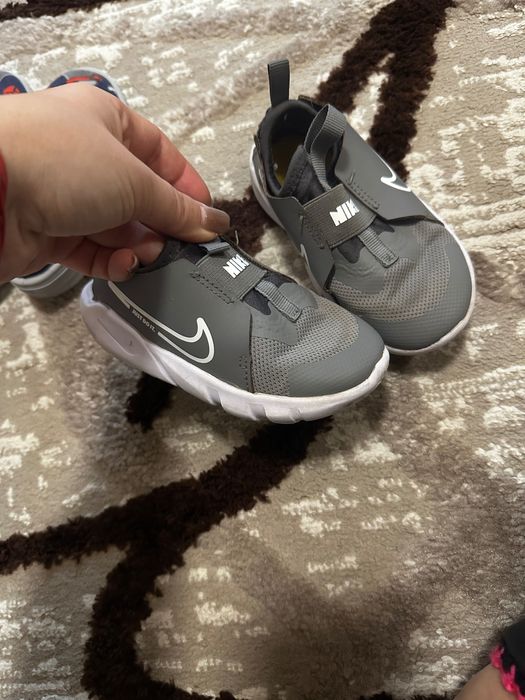 Маратонки Nike .