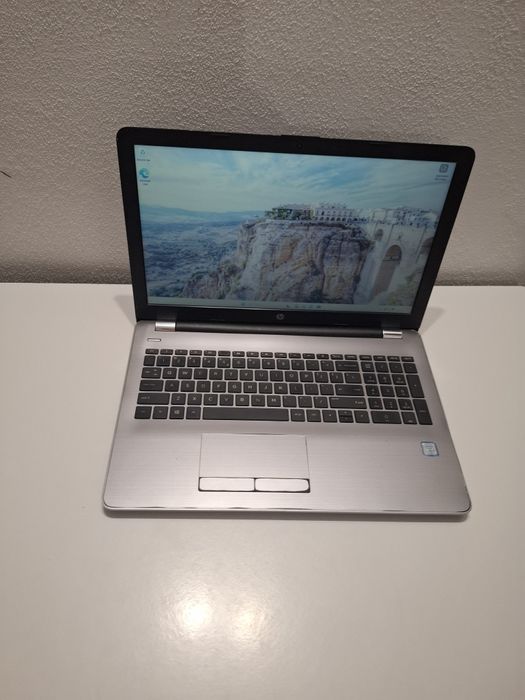 Laptop Hp cu i5 gen7, windows 11