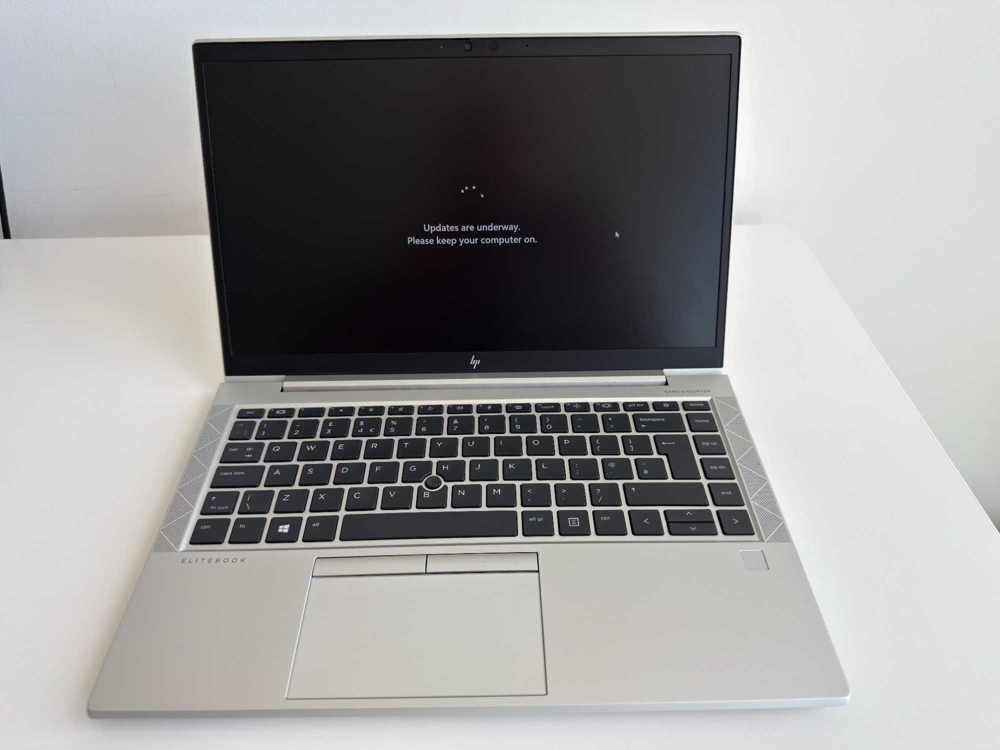 Продавам лаптоп HP EliteBook 845 G8 AMD Ryzen 7 / 16GB RAM / 512GB SSD