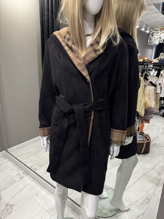 Палто Burberry.