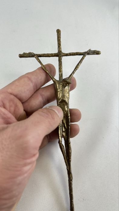Deosebit si vechi crucifix din bronz Isus pe cruce stilizat E Huber