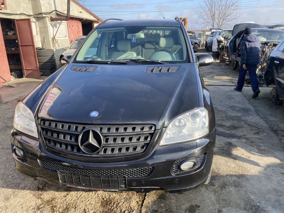 Dezmembrez mercedes ml W164 3,0d. 2008