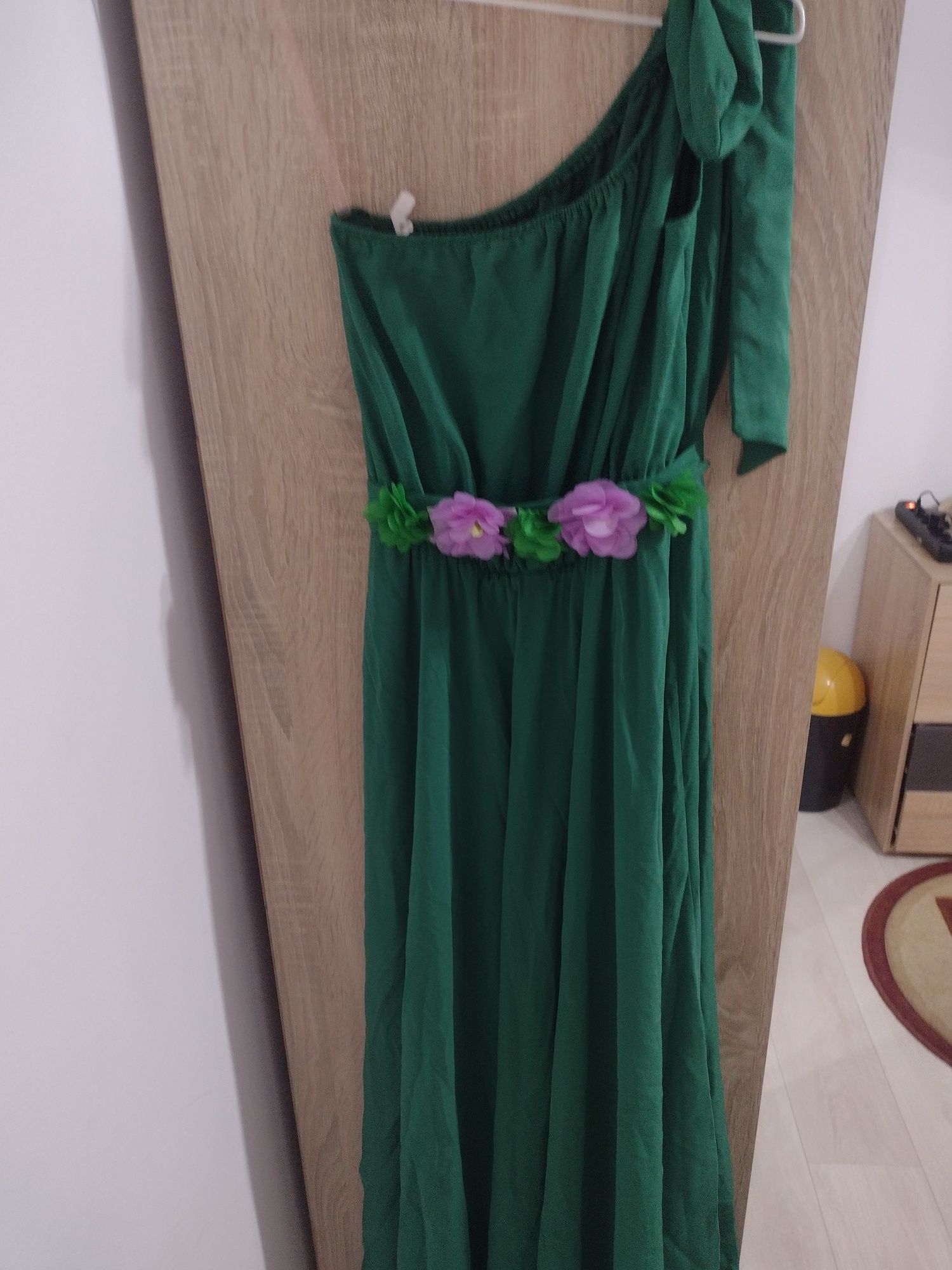 Rochie verde material lejer