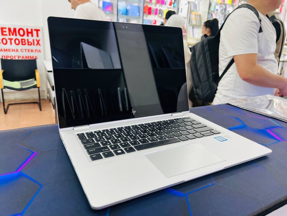 HP elitebook X360 i5-10gen 8/256GB 13.3
