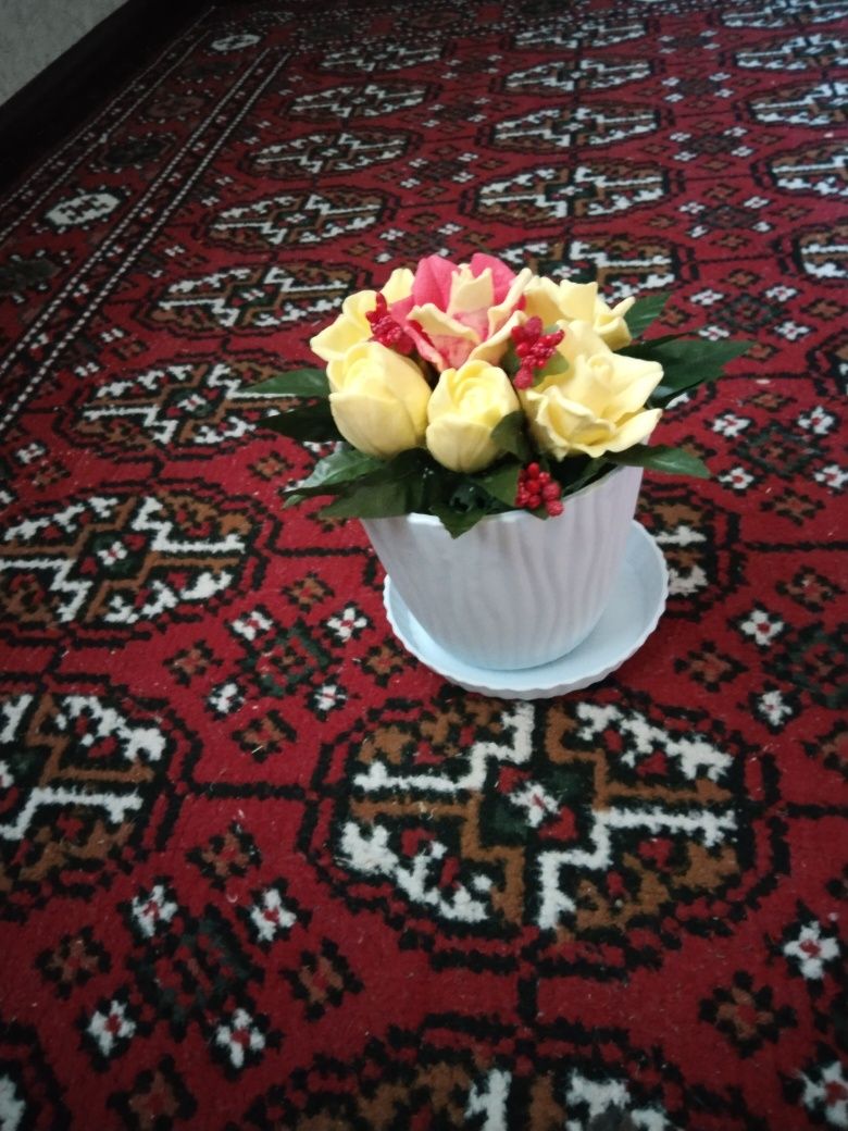 Sovin gul gullarni hidini shiqarip turadi