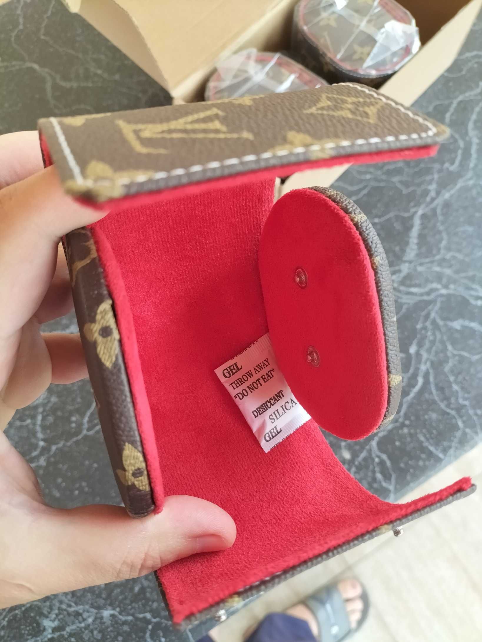Cutie ceas voiaj cadou transport Louis Vuitton