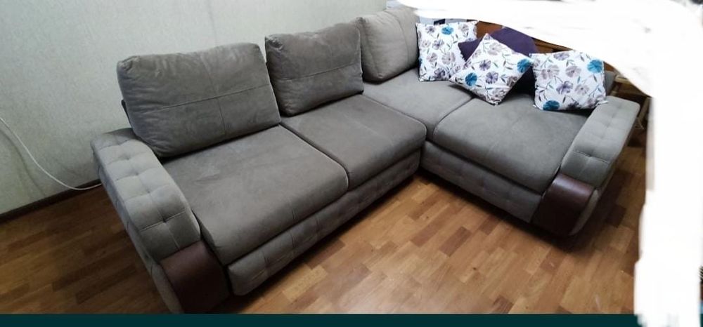 Продается  Диван