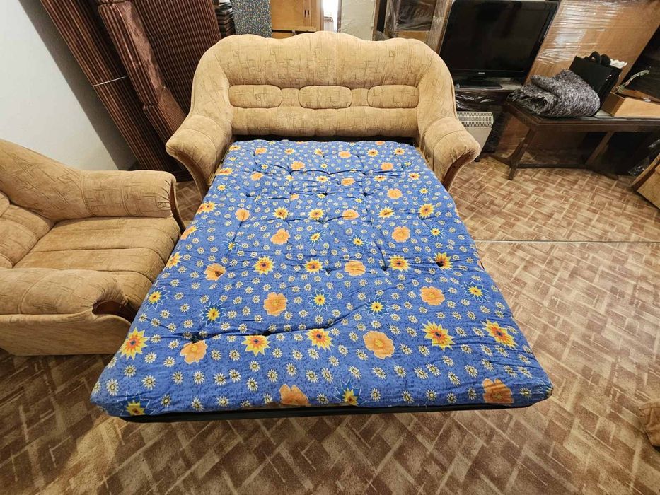 Холова гарнитура с разтегателен диван