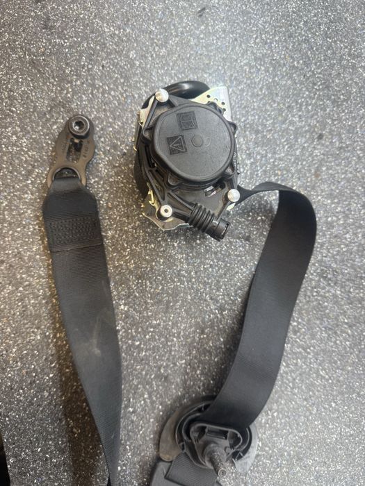 Bmw G60 G70 G90 Преден ляв колан