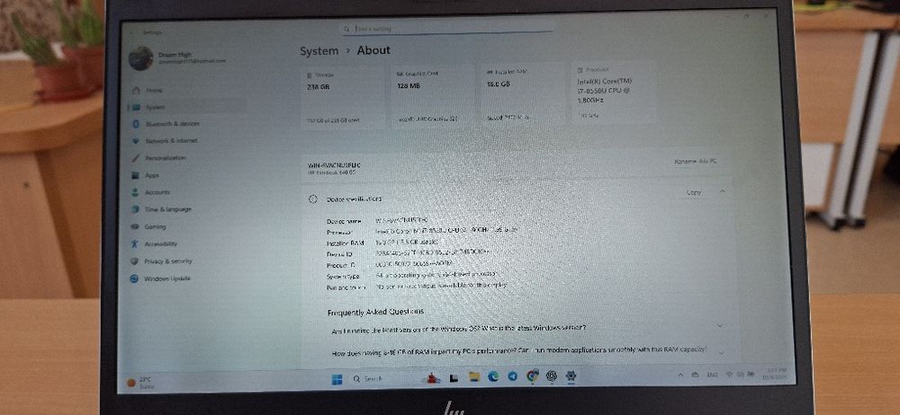 Hp EliteBook 840 8th Generation Core i7 RAM 16Gb. SSD 250Gb