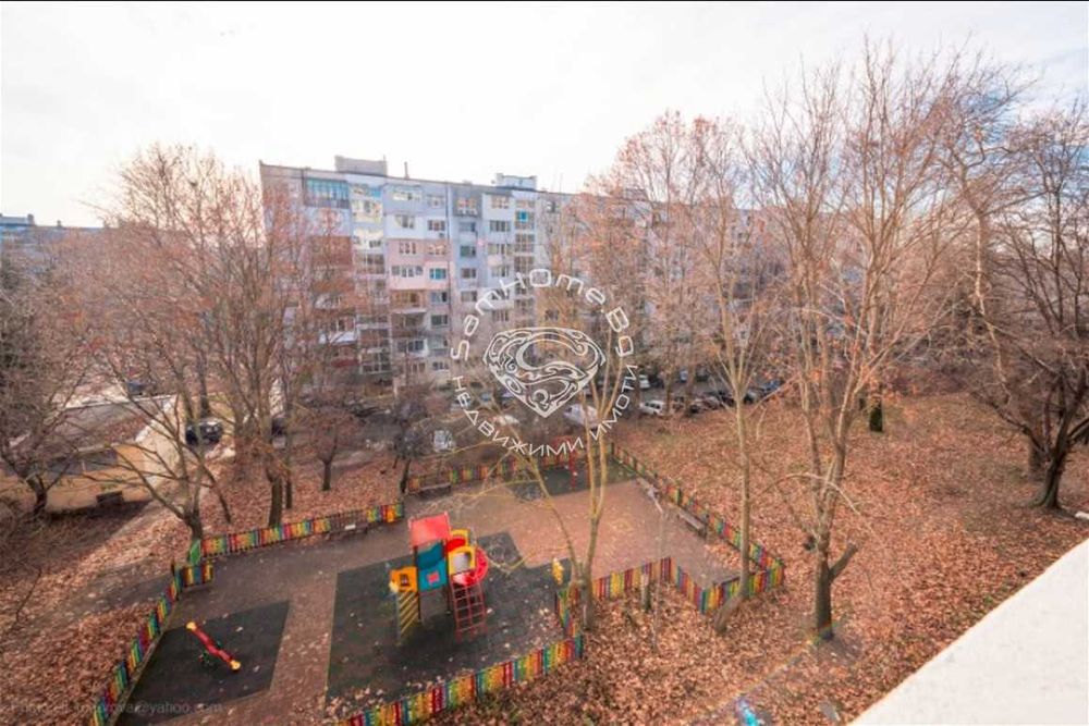 Продава се Четиристаен апартамент в Варна, Цветен квартал - 82 кв.м за 1903 €/кв.м - Снимка #11