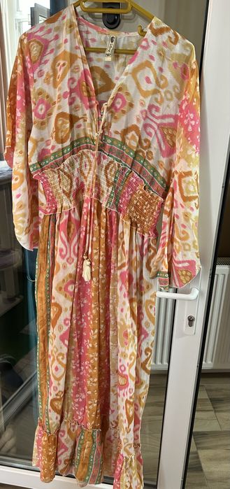 Rochii maxi, diferite modele, pret 50 lei bucata